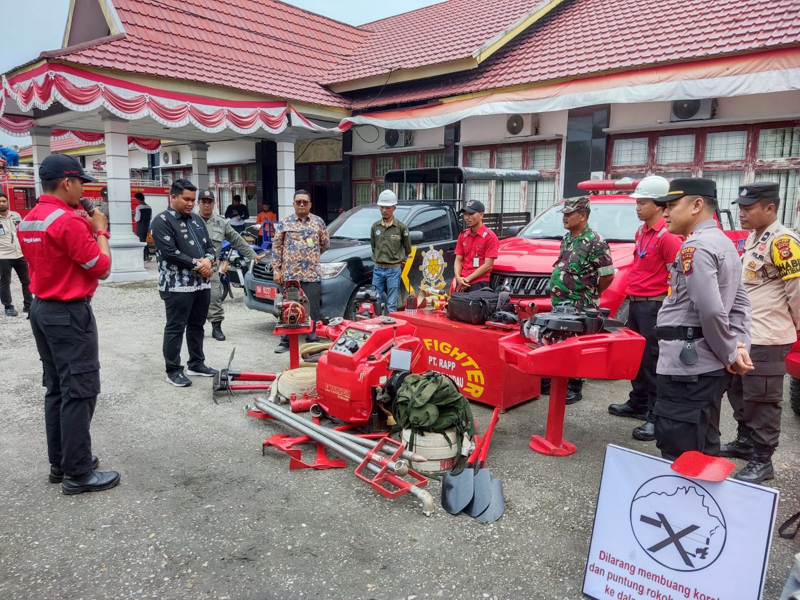 Apel Gabungan Penangulagan Kebakaran Hutan dan Lahan (Karhuta) di wilayah hukum Polsek Koto Gasib Di Gelar di Kantor camat koto Gasib