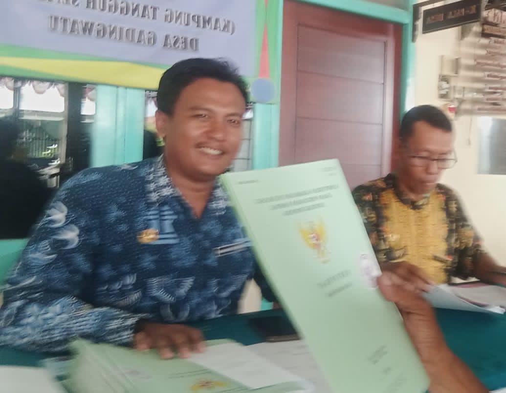 Tak tangung tanggung kades gadingwatu di duga habiskan uang pembayaran PTSL