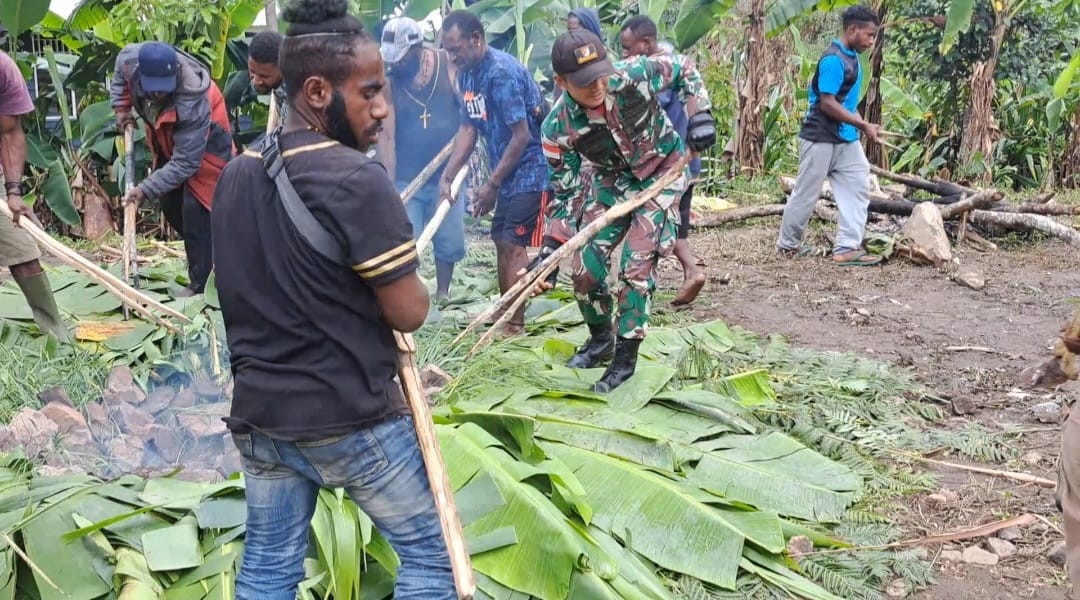 Suasana Natal Satgas Yonif Raider 142/KJ Berikan Yang Terbaik Kepada Gereja dan Umat