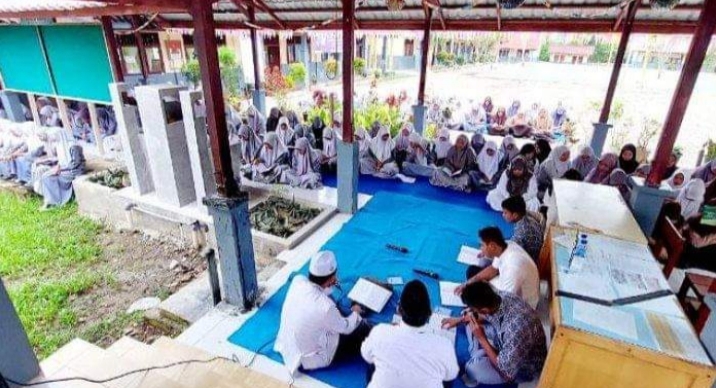 Siswa SMAN 2 Delima Pidie Gelar Zikir dan Doa Bersama Jelang Ujian Semester, Di Sekolah