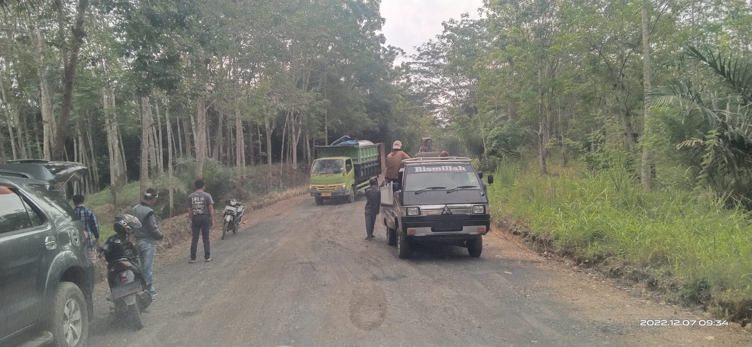 Proyek Jalan Provinsi Dari Arah Blam Bangan Umpu Menuju Srirejeki Patut diduga dilaksanakan Tidak sesuai prosedur , Menabrak Aturan