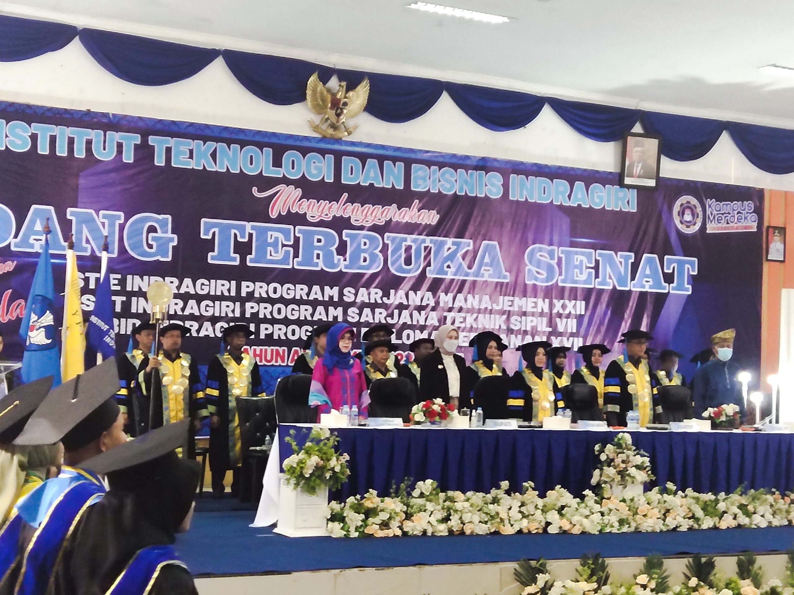 Bupati Inhu hadiri prosesi wisuda 319 sarjana di Rengat