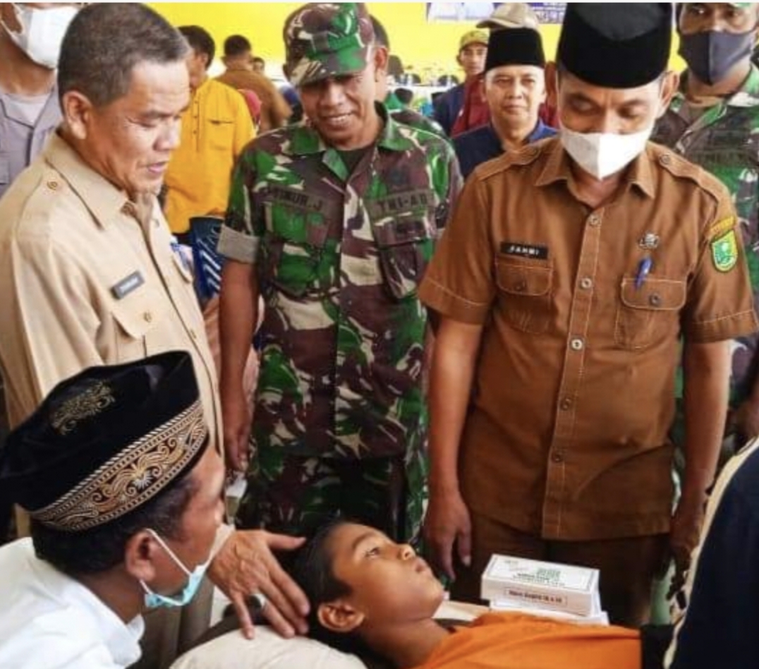 Ratusan Warga Dua Kecamatan di Inhu Terima Bantuan Sosial 2022