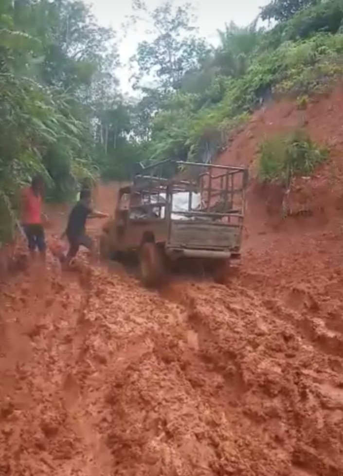 Masyarakat Harapkan Perhatian Pihak Kabupaten Dan Penanganan Serius Dalam Perbaikannya