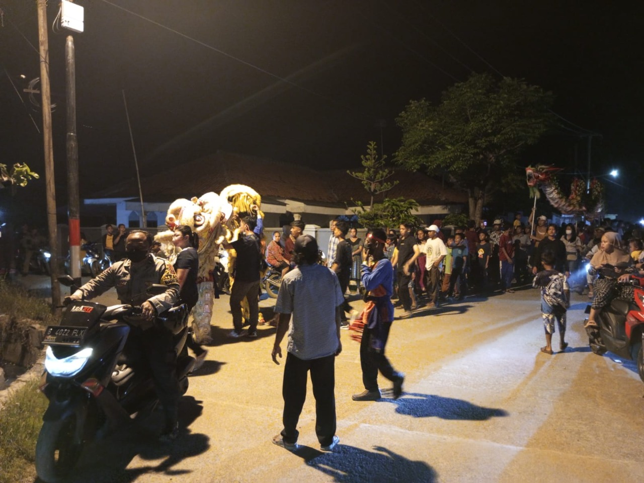 Pengamanan Pawai Barongsai Dalam Perayaan Imlek 2023 di Desa Cemarajaya Kec.Cibuaya