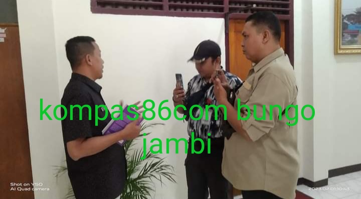 wakil Bupati Bungo H .Safrudin Dwi Aprianto.S.pd. Gelar Pertemuan Dengan Beberapa Camat Dan Kepala Desa Di Aula Inspektorat.