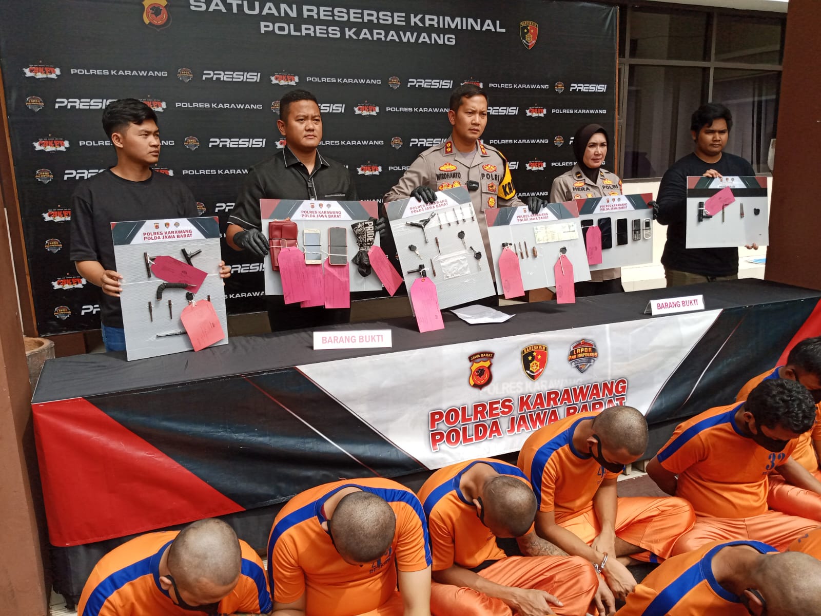 Kapolres Karawang Melalui Konferensi Pers Terkait Pengungkapan Kasus C3 