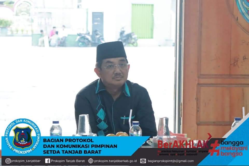 BupatiTanjabbarat Hadiri penutupan pengajian kilatan Ramadhan di pon pes Al baqiatiatussalihat