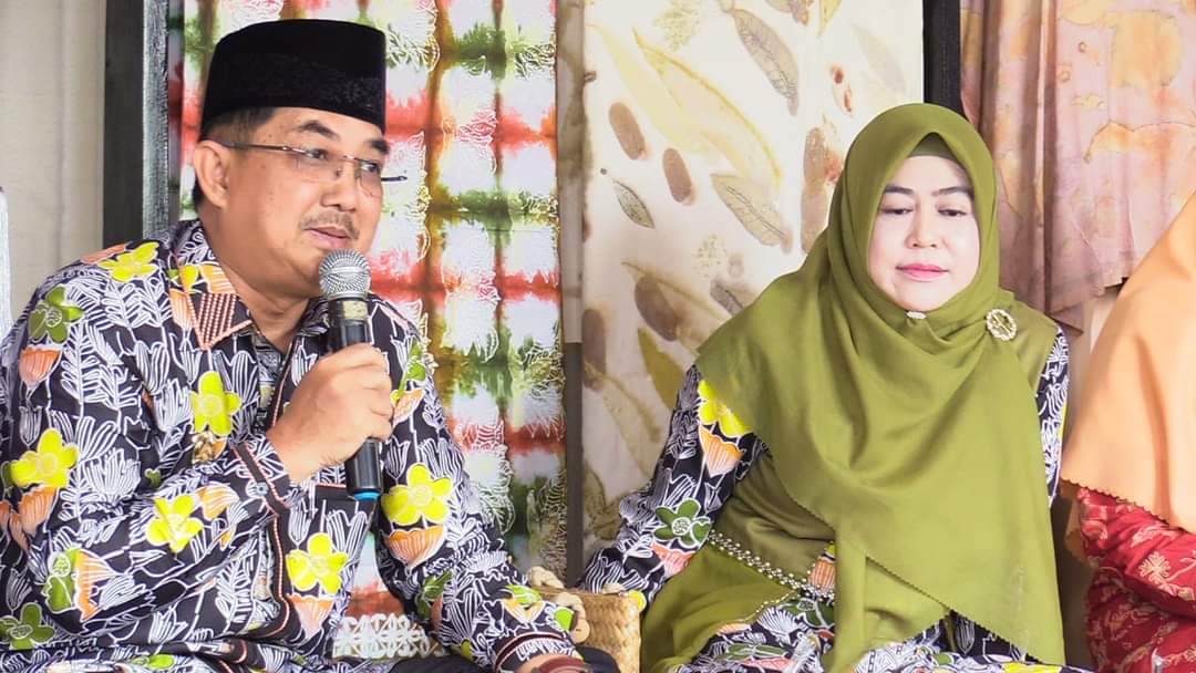 BUPATI Drs.H.ANWAR SADAT,M.Ag- HADIRI ACARA HALAL BIHALAL DEKRANASDA KAB.TANJAB BARAT*