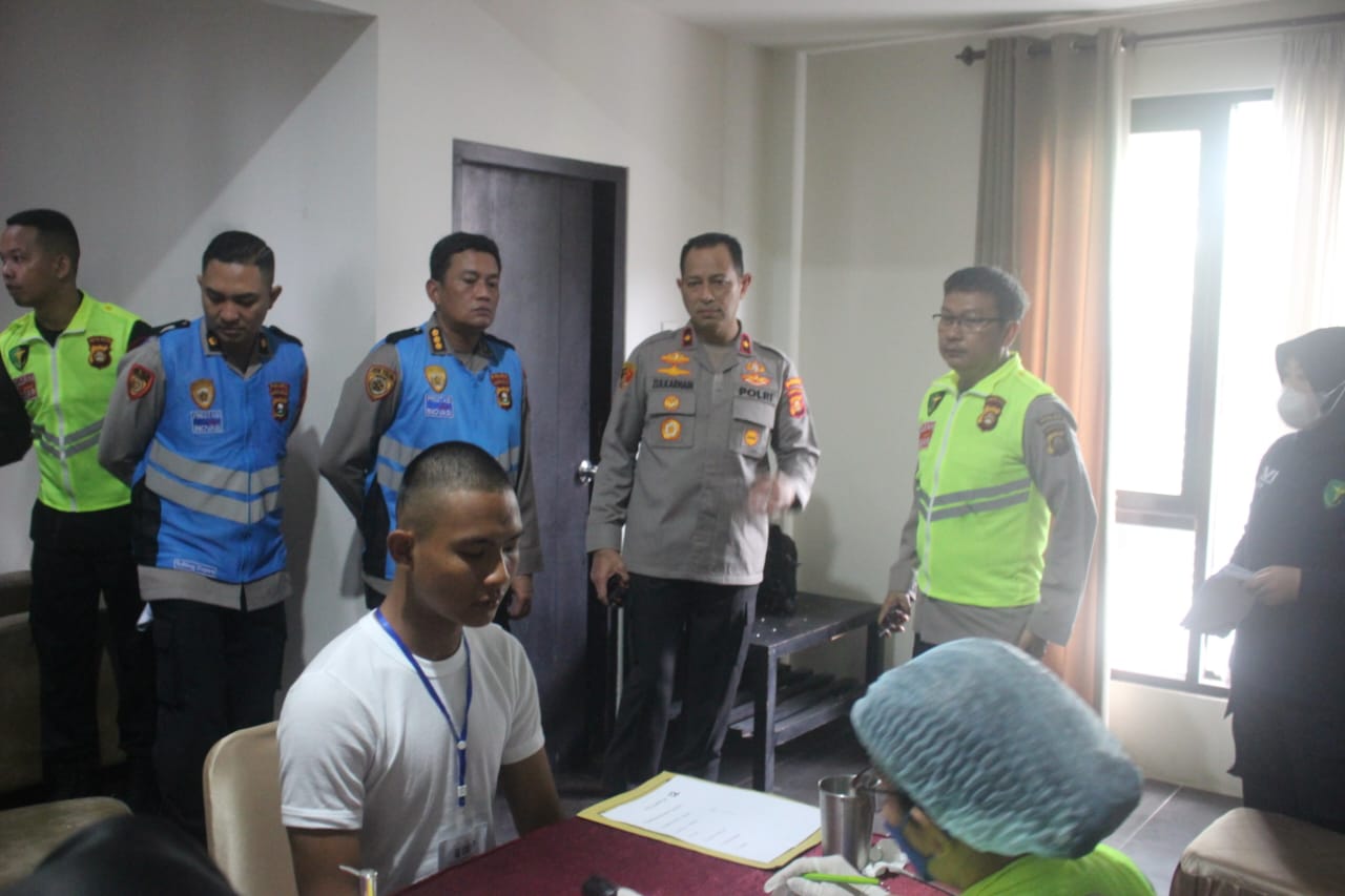 Wakapolda Sumsel Brigjen Pol M.Zulkarnain SIK MSI Meninjau Langsung Pemeriksaan Kesehatan I Seleksi Penerimaan Bintara Polri Tahun 2023