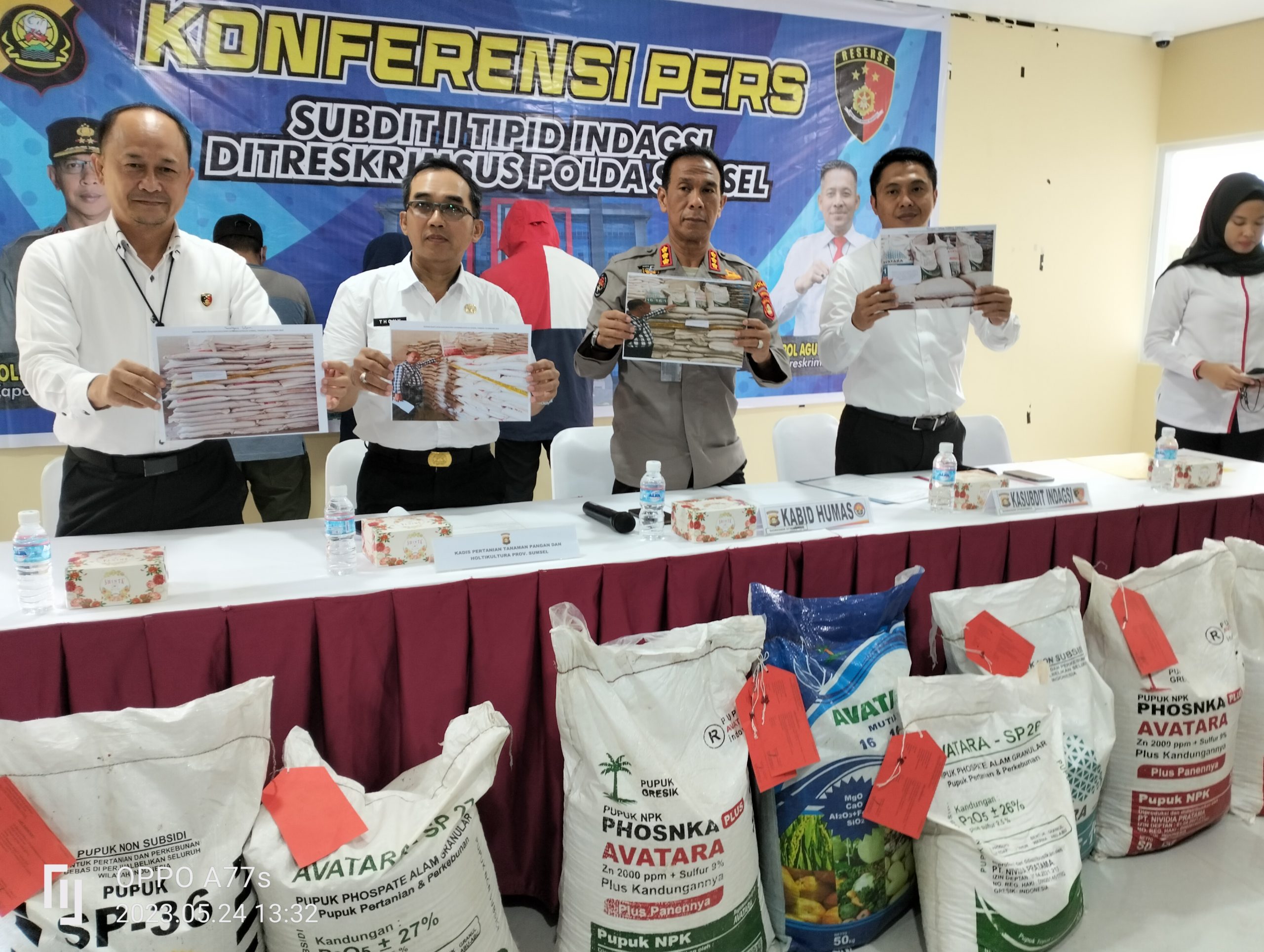 Dalam Rangka Konperensi Press Release Polda Sumsel Berhasil Amankan Pedagang Pupuk Tanpa Izin Edar