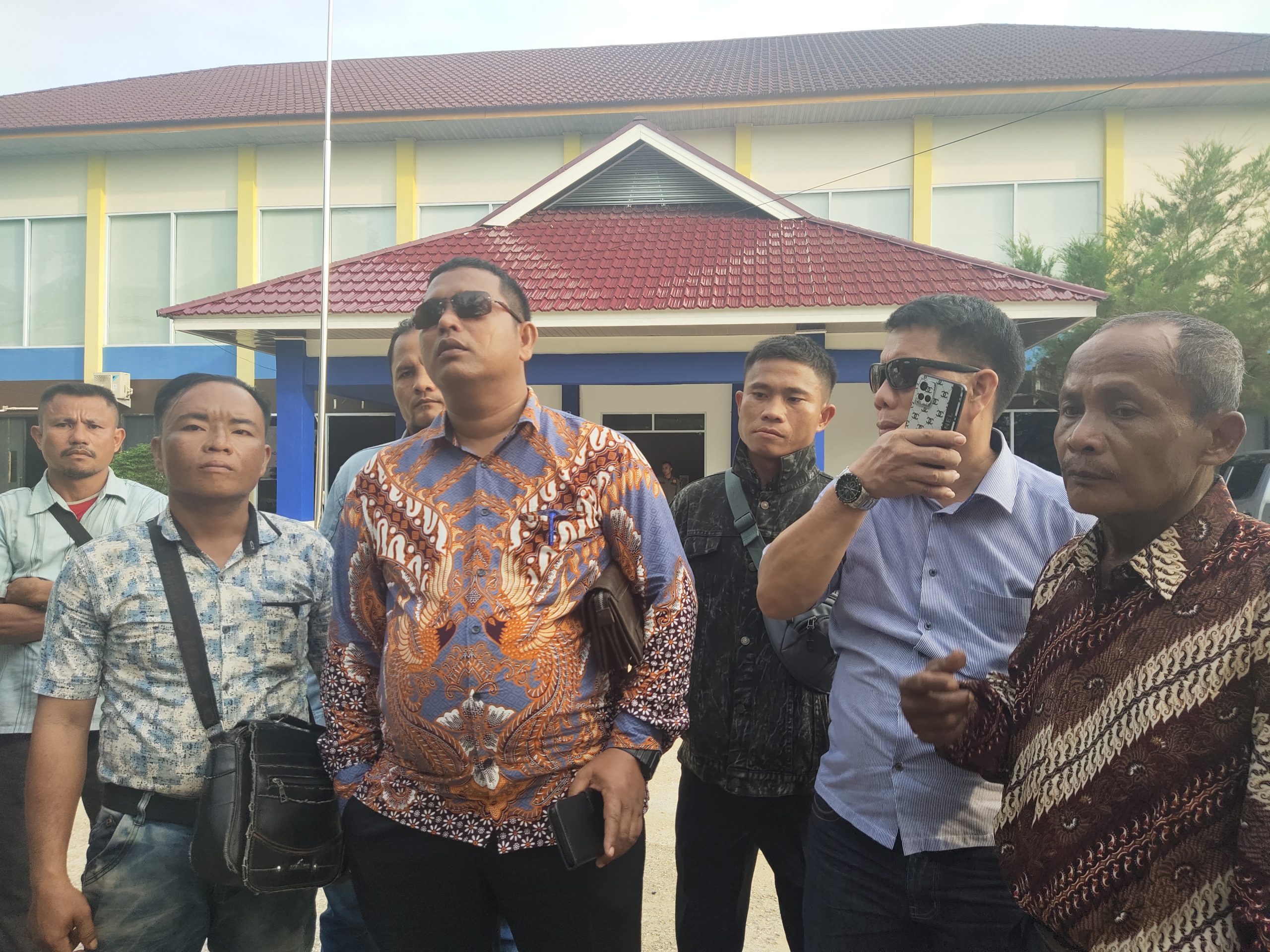 Oknum Pimpinan PT PAL Paksa Buruh Keluar Dari Tempat Tinggal dan Barang Disita