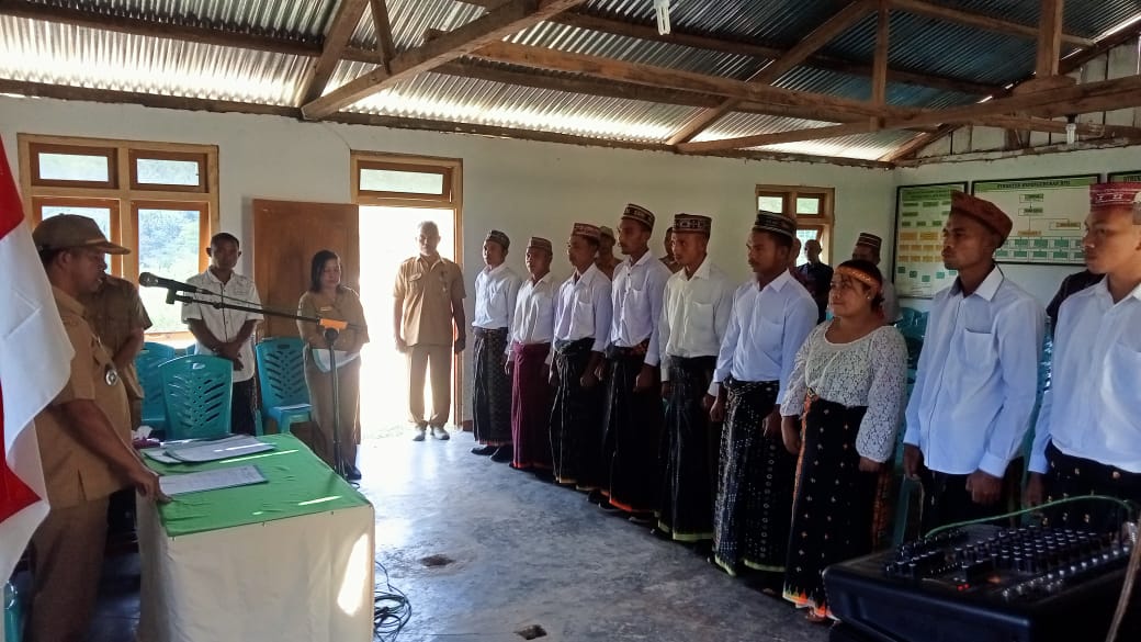 Camat Lembor Lantik 9 Anggota BPD Desa Wae Bangka Periode 2023-2029