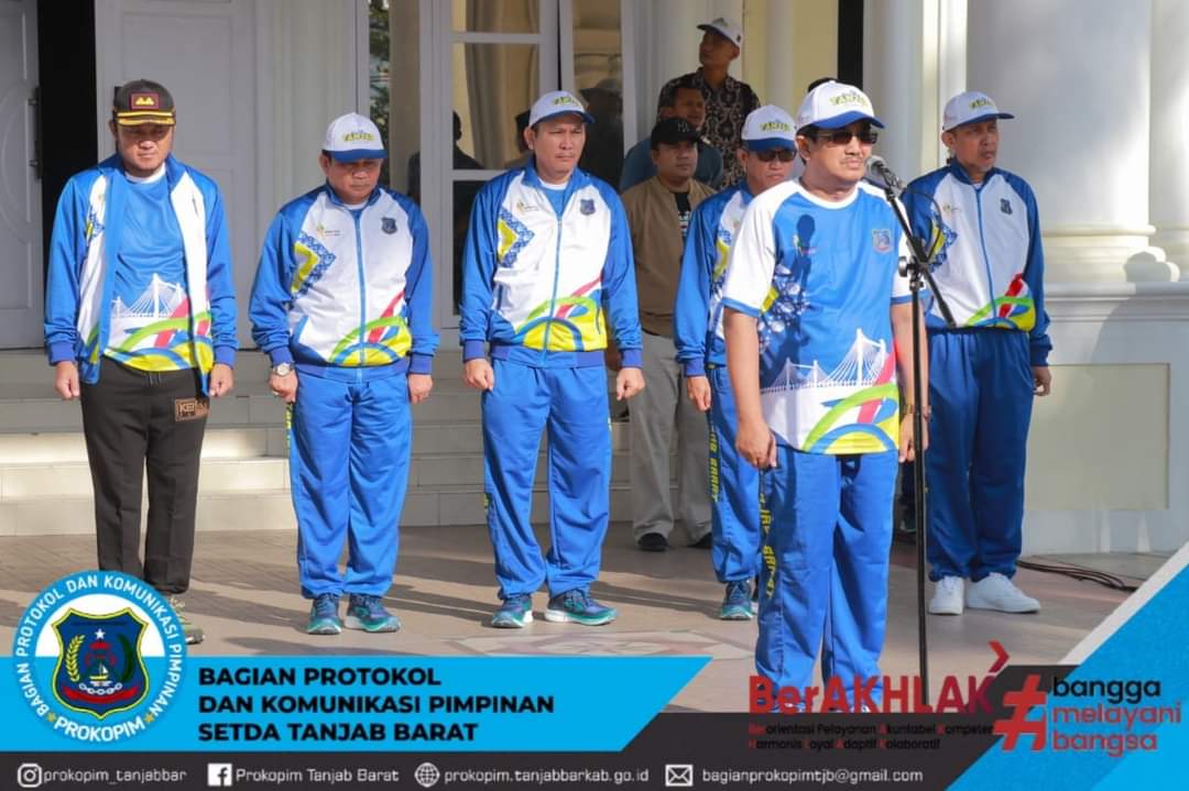 Bupati Tanjung Jabung Barat Drs. H. Anwar Sadat, M. Ag melepas secara resmi Kontingen Kabupaten Tanjung Jabung Barat dalam rangka mengikuti Pekan Olahraga Provinsi ( Porprov) Jambi XXIII Tahun 2023 yang digelar di halaman Kantor Bupati