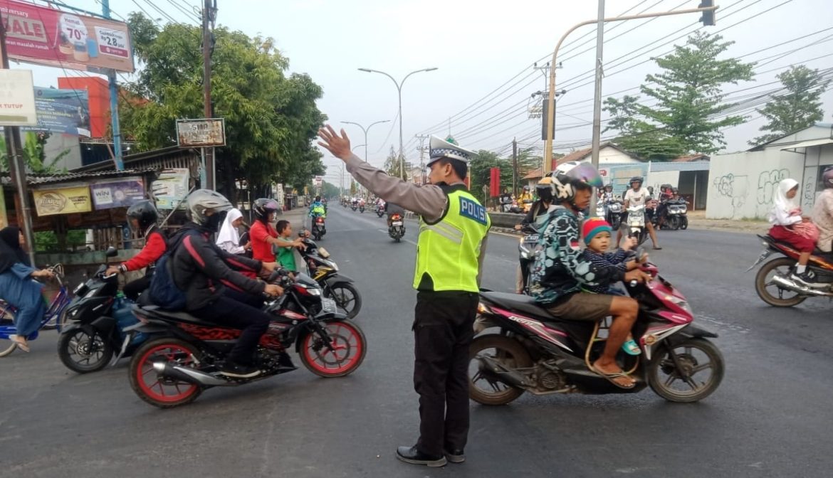 Cegah Kesemrawutan Arus Lalu Lintas, Polres Tegal Kota Giatkan Pos Pelayanan Pagi
