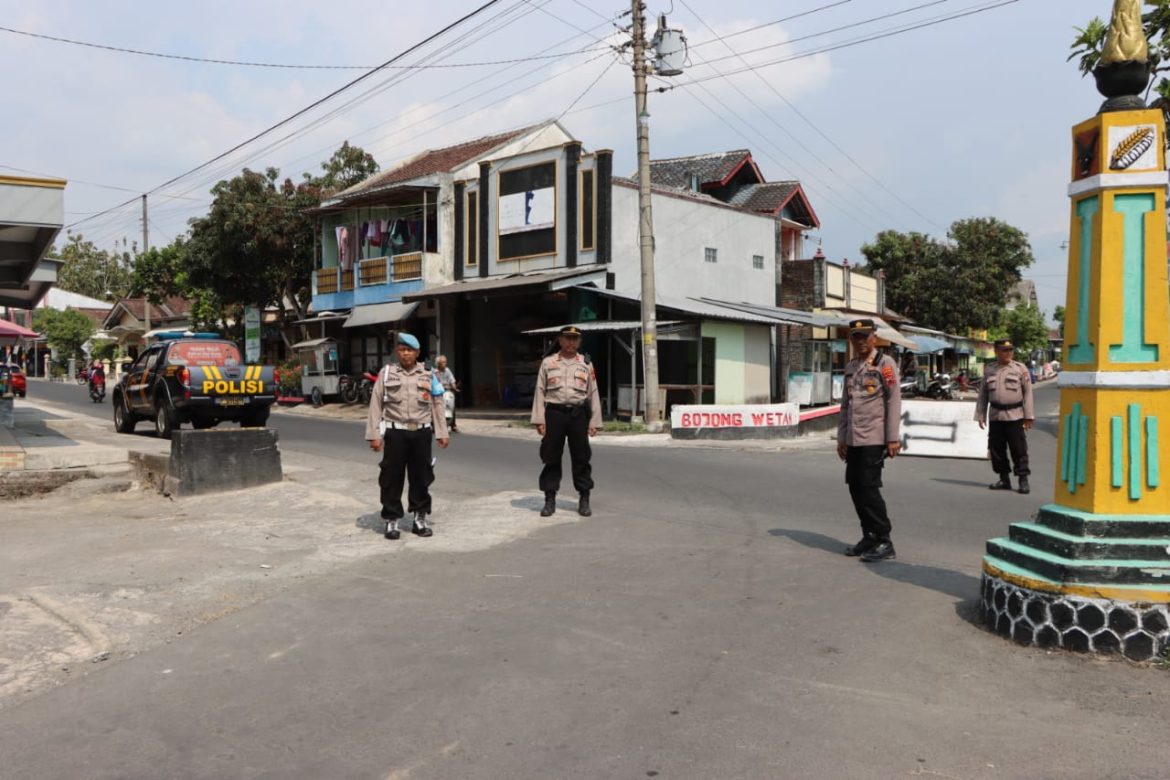 Dalam Rangka Operasi Mantap Brata Candi 2023-2024, Polresta Magelang Laksanakan Kegiatan Pengamanan