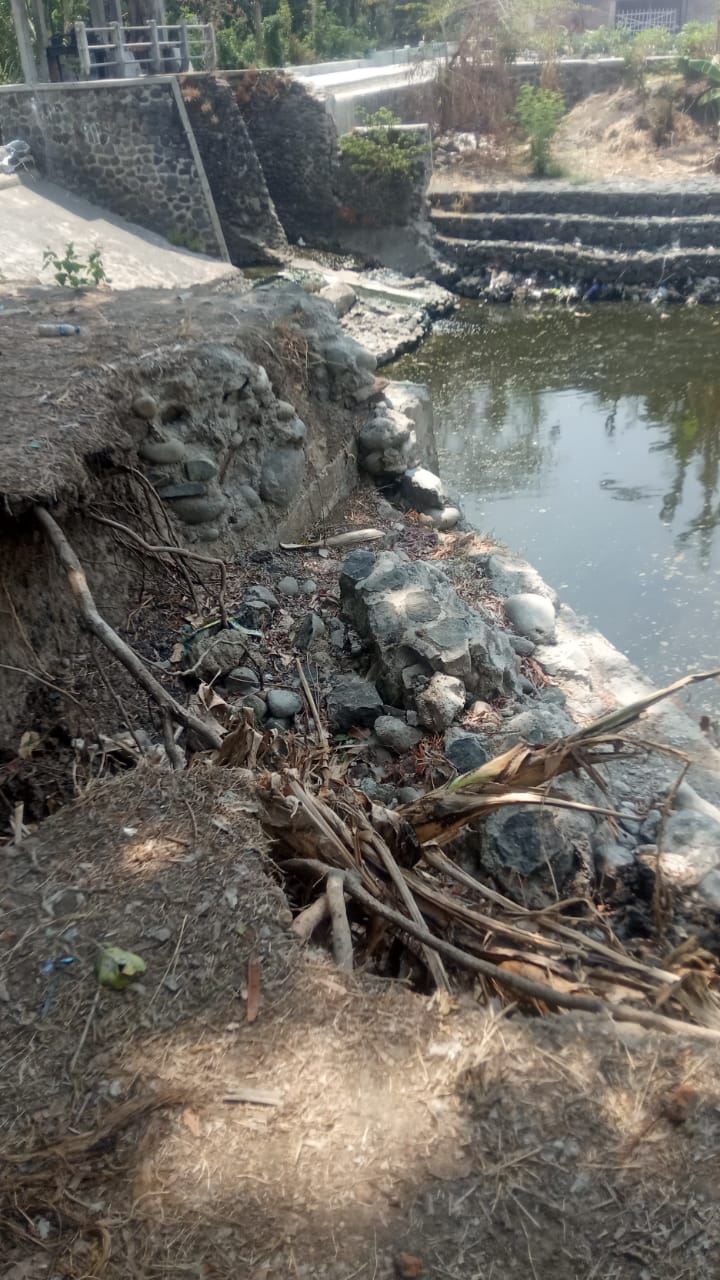 Perlunya Perbaikan Segera Bendungan Pintu Air Kalialang DanTanggul Longsor Akibat Banjir 2022