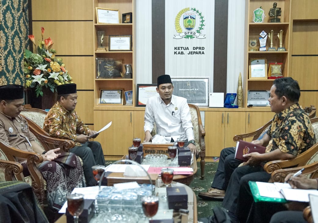 Ketua DPRD Jepara Haizul Ma’arif Terima Audiensi Panitia Natal Bersama Umat Kristiani Tahun 2023 di Ruangannya