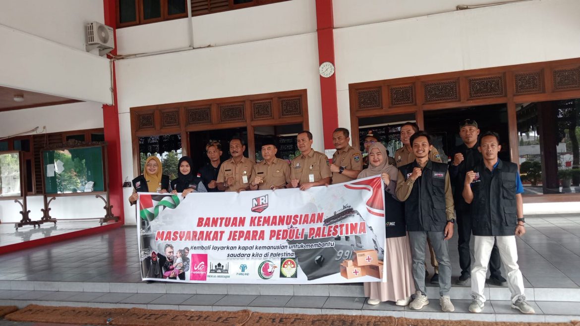 Pj. Bupati Jepara Lepas Bantuan Kemanusiaan untuk Palestina