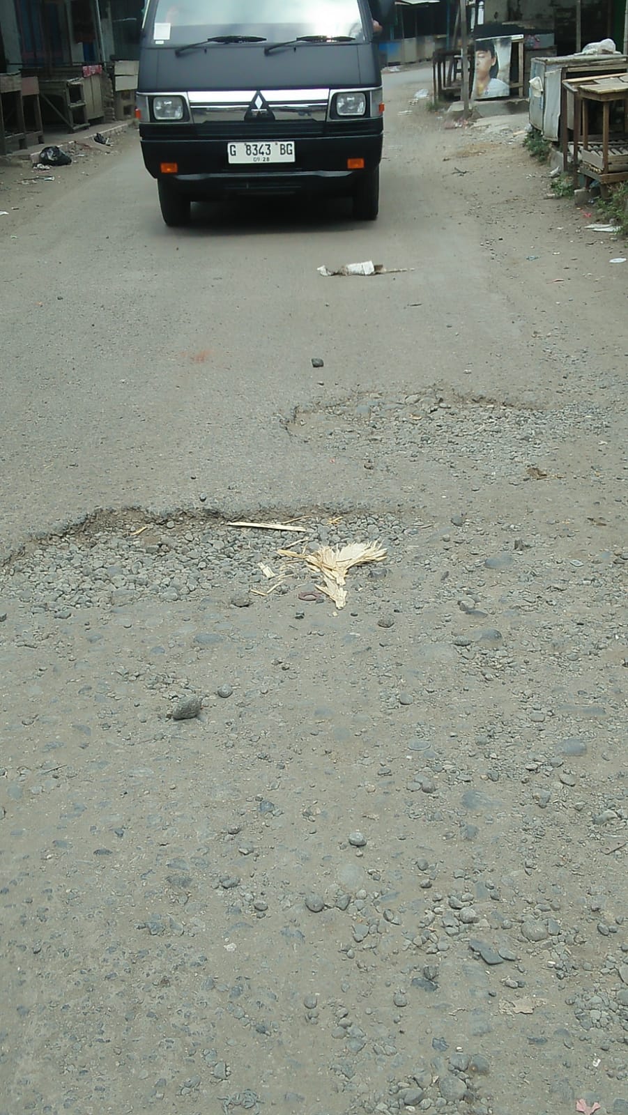 Jalan Perbatasan Desa Kalipucang Dengan Desa Pedes Lohor Sungguh Memprihatinkan 