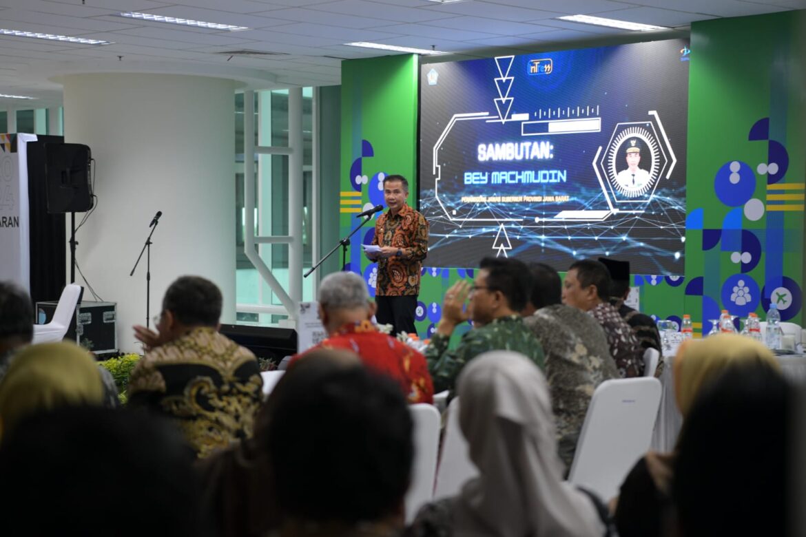 Bey Machmudin Serahkan DIPA – TKD 2024 kepada Instansi Vertikal di Jabar