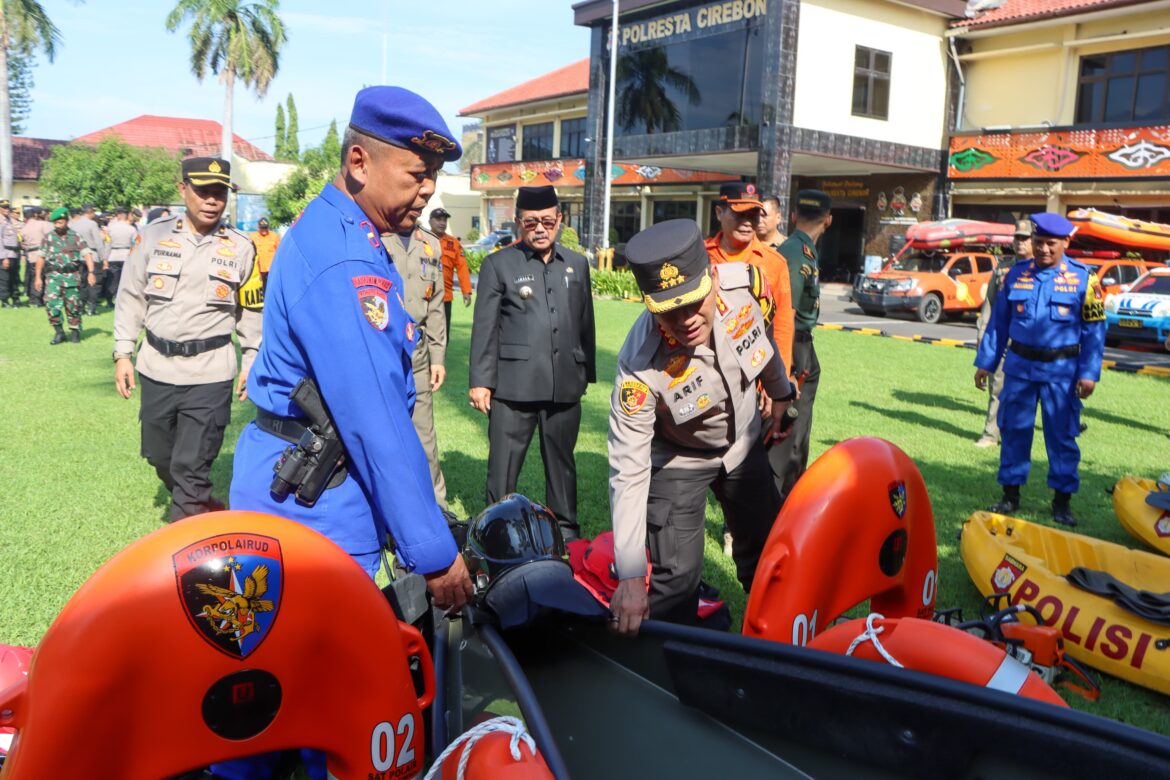 Polresta Cirebon Gelar Apel Siaga Bencana Musim Hujan