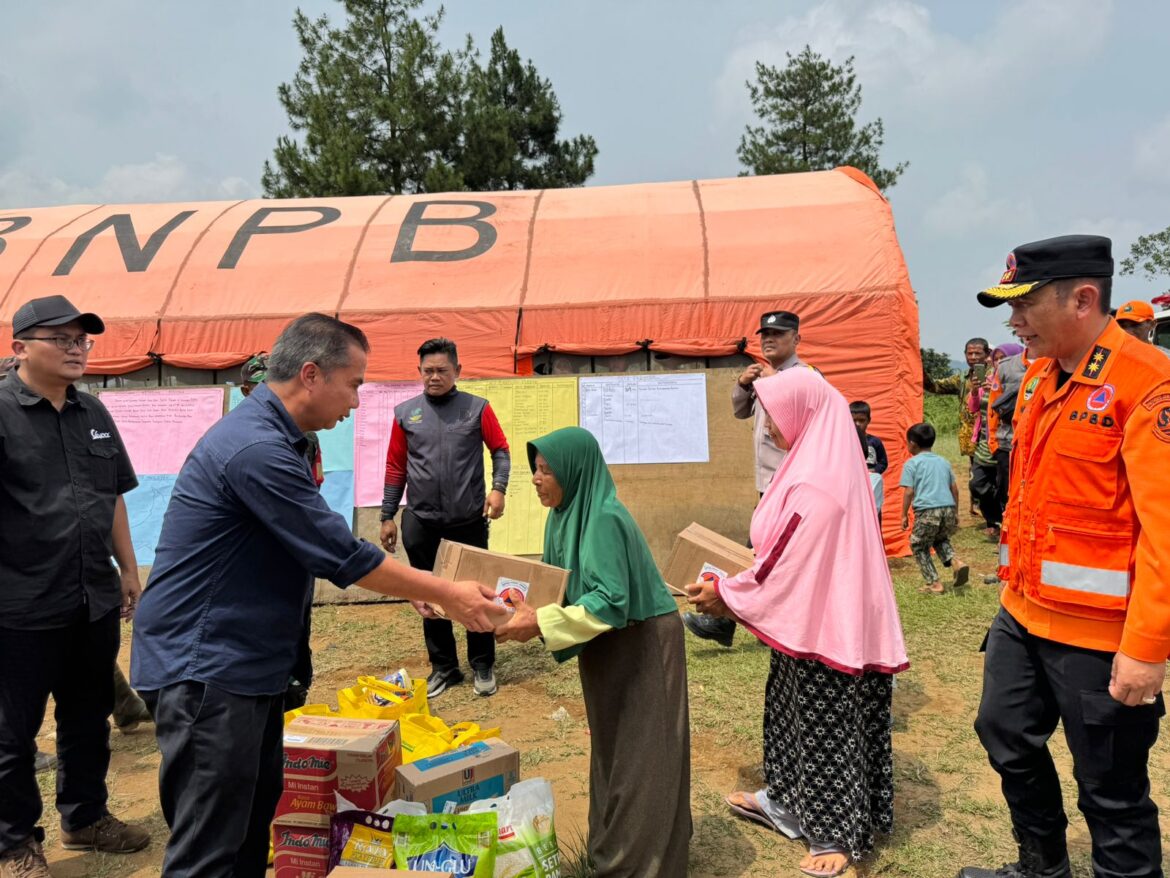 Tinjau Dampak Gempa di Pamijahan Bogor, Bey: Respons Cepat Kunci Penanganan Dampak Bencana