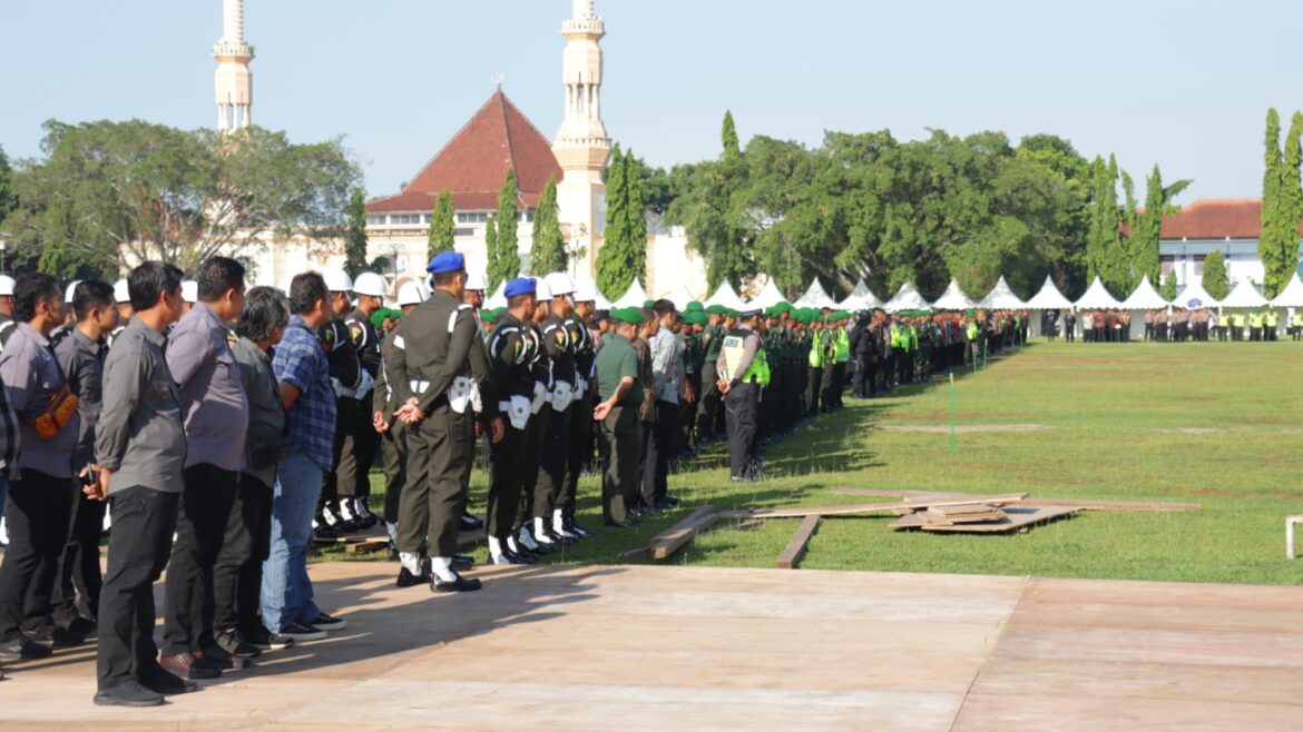 Gabungan Personel TNI-Polri Laksanakan Apel Gelar Pasukan Dalam Rangka Kunjungan Kerja Presiden RI Ir. H. Joko Widodo di Pekalongan