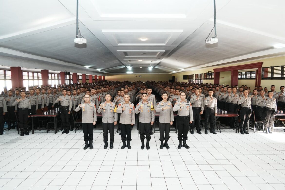 KAPOLDA JABAR Melaksanakan Kegiatan Pembekalan Kepada Siswa DIKTUK BA POLRI GEL II T.A 2023 DI SPN POLDA JABAR