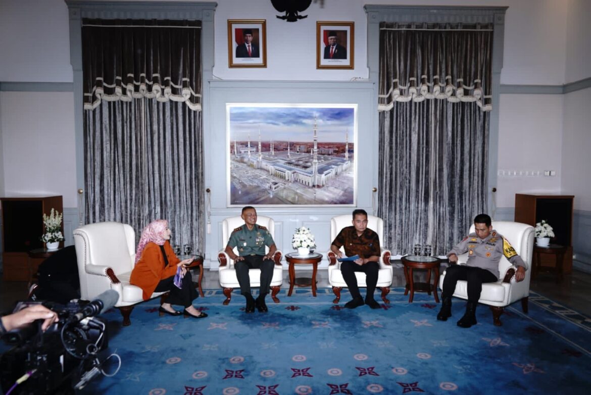 Talk Show Indonesia Forward Dengan Tema “Menggali Makna Pemilu Yang Jujur, Adil Dan Aman” Bersama Kapolda Jabar, Pangdam III Siliwangi Serta Gubenur Jabar