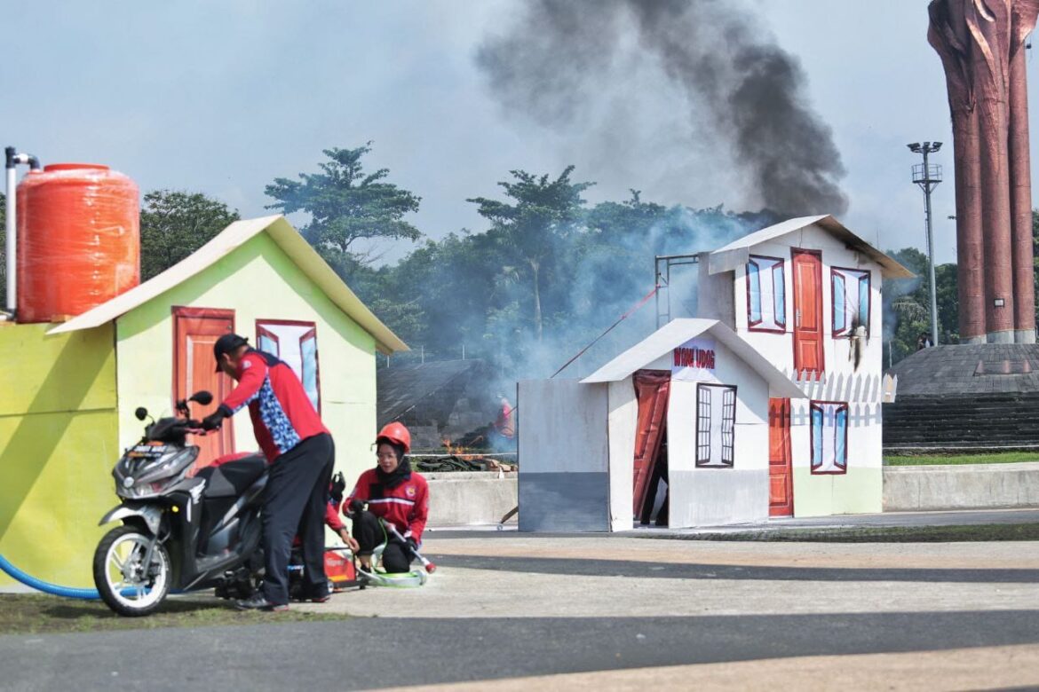 Partisipasi Aktif Masyarakat dalam Penanggulangan Kebakaran, Redkar Kota Bandung Dikukuhkan.