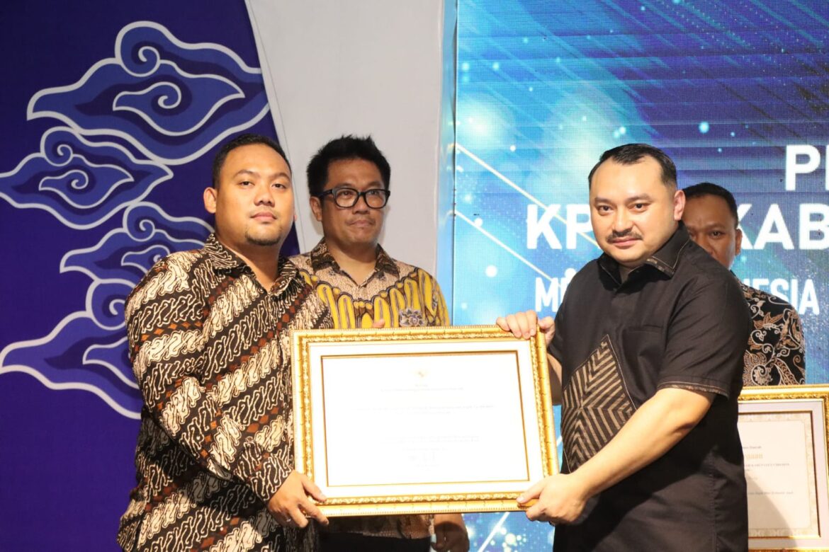 Polres Cirebon Kota Terima Penghargaan Dari KPAID Kabupaten Cirebon
