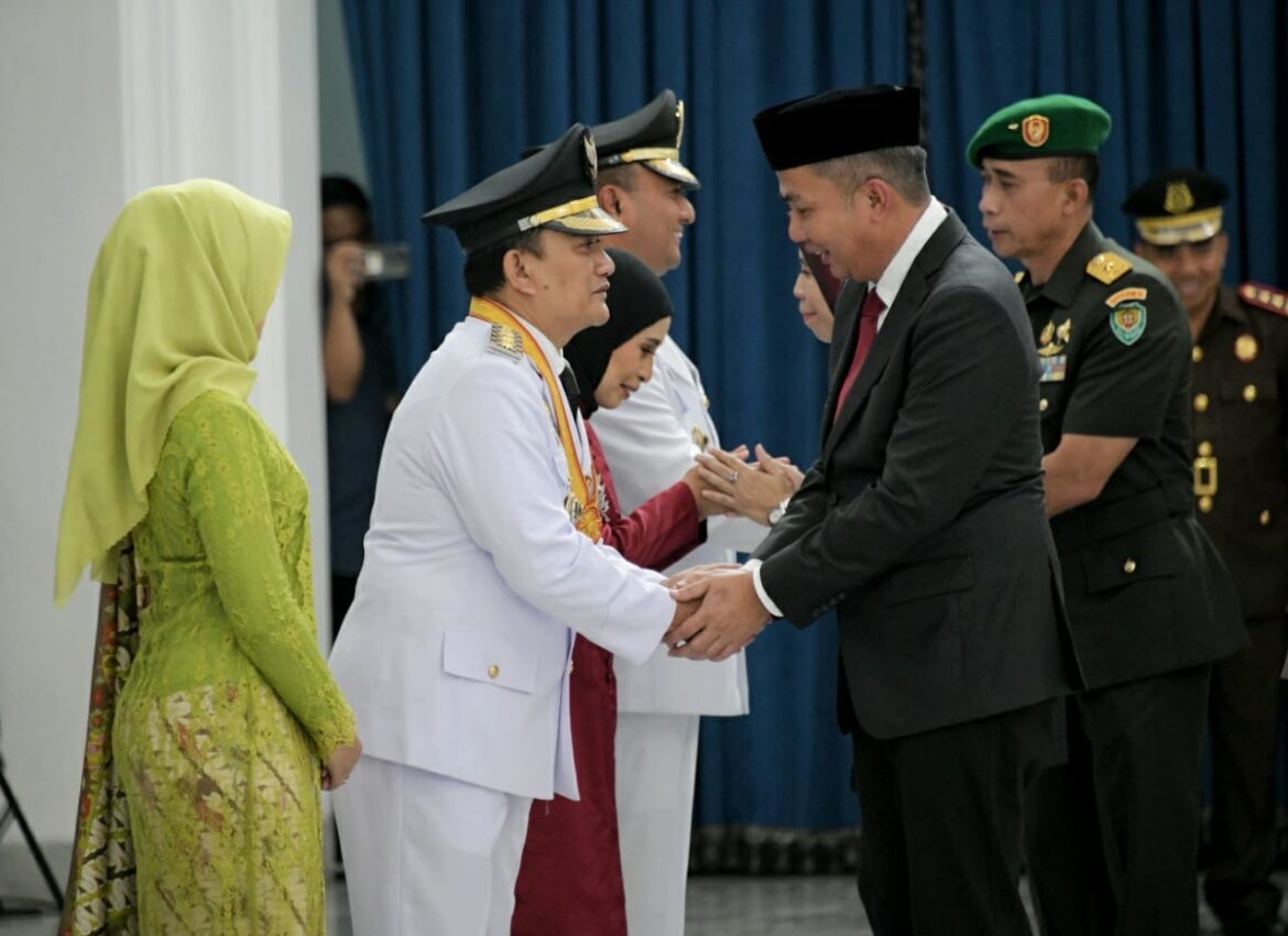 Bey Machmudin Lantik Penjabat Bupati Subang dan Majalengka