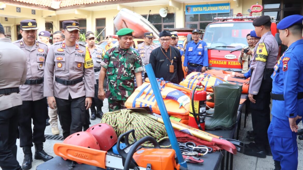 Kasdim Hadiri Gelar Apel Siaga Tim SAR Dan Relawan Arnavat