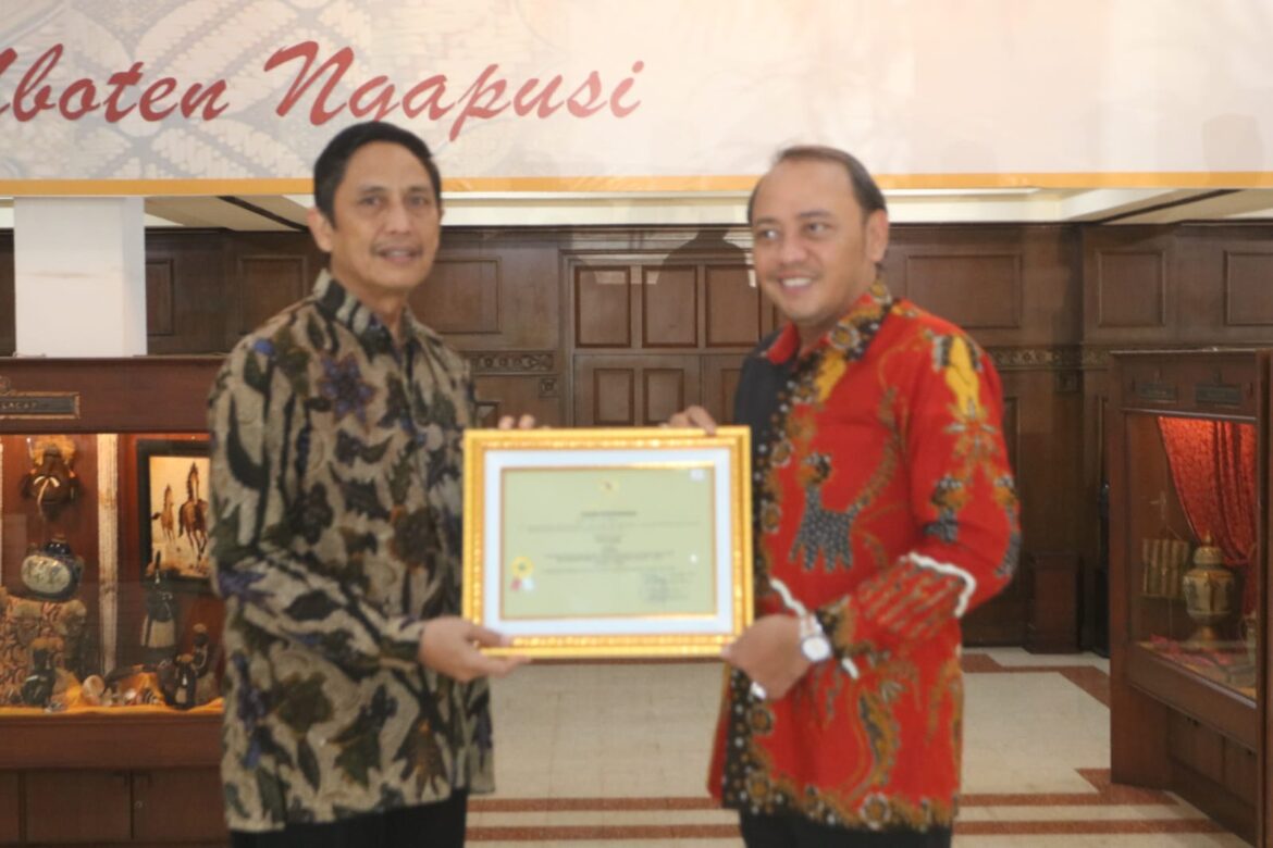 Kota Tegal Raih Penghargaan PDSD Tingkat Jateng Tahun 2023