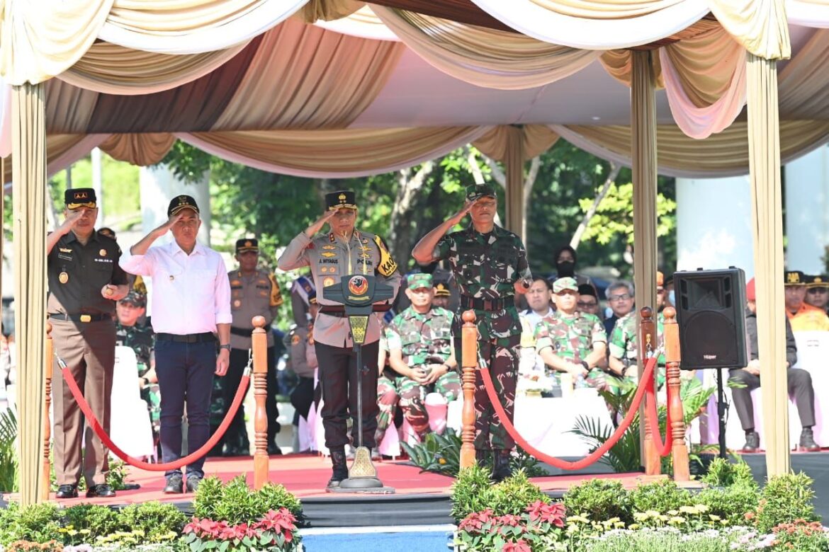 Apel Gelar Pasukan Operasi Lilin Lodaya 2023 Dalam Rangka Persiapan Pelaksanaan Pengamanan Natal 2023 dan Tahun Baru 2024