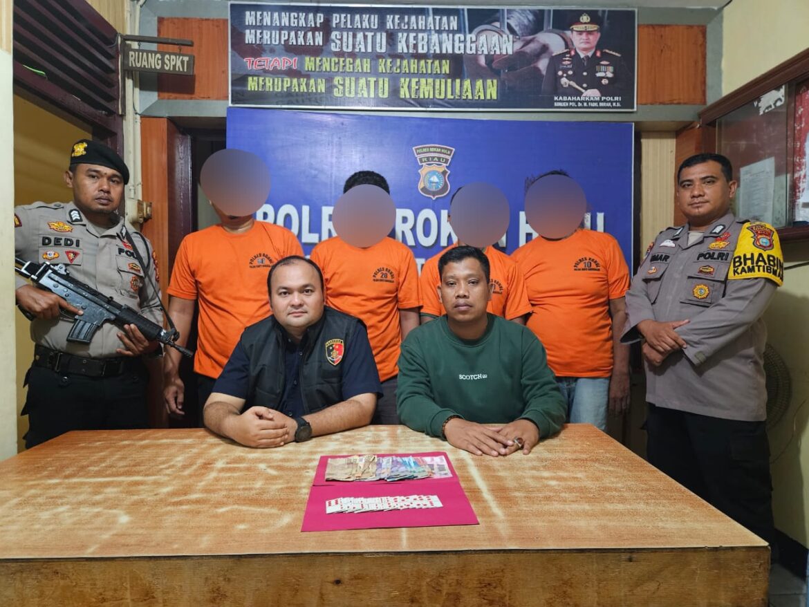 Empat Pria Bermain judi Domino Tak Berkutik Saat Ditangkap Personil Polsek Kuntodarussalam 