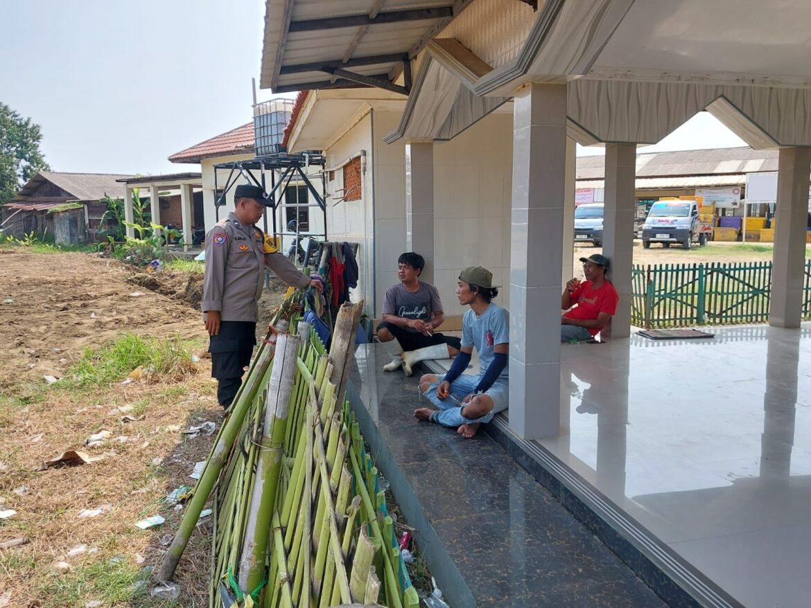 Polisi Sambangi Warga Dalam Rangka Cooling System Menjelang Pemilu 2024,