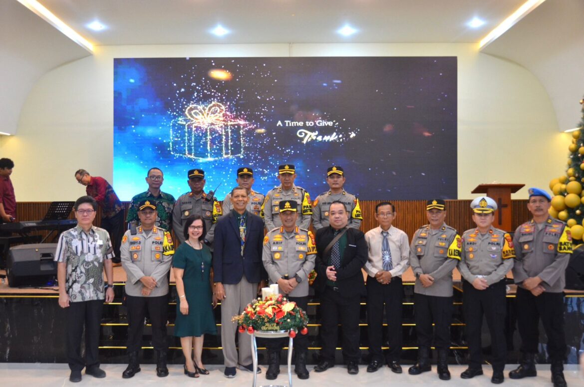 Kapolresta Cirebon Monitoring Pengamanan Hari Raya Natal di Gereja