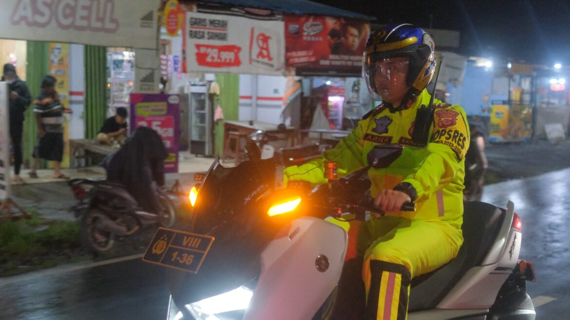 Kabid Humas Polda Jabar : Dihari Natal Kapolres Lakukan Giat Patroli Malam di Jalur Wisata