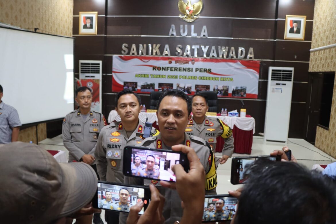 Kapolres Cirebon Kota Pimpin Press Release Akhir Tahun 2023