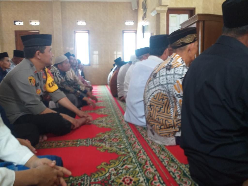 Kabid Humas Polda Jabar : Jum’at Curhat Polisi di Garut