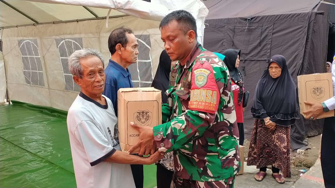 Kodam III/Slw Salurkan 1.000 Paket Bantuan Untuk Korban Gempa Bumi di Sumedang