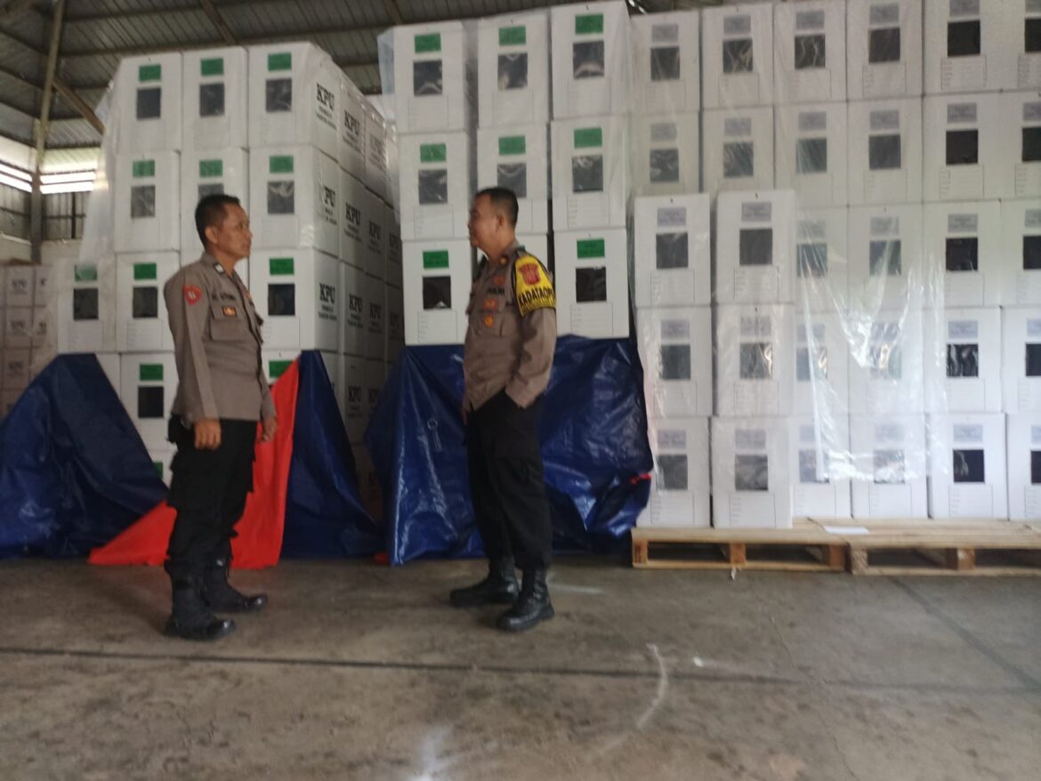 Polisi Lakukan Giat Pengecekan Ke Kantor Bawaslu dan KPUD,
