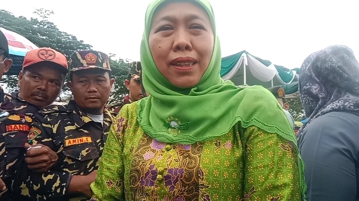 Dihadiri Ribuan Jama’ah Muslimat Pengajian Akbar Bersama Ketua PP Muslimat NU Khofifah Indar Parawansa Di Kalianda Lamsel 