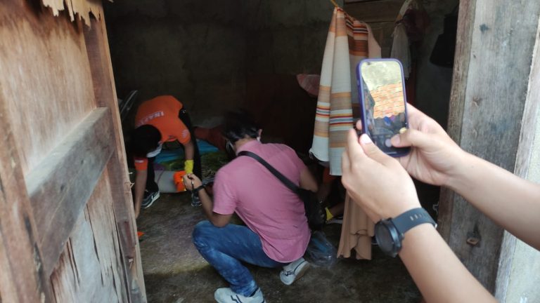 Ditemukan Laki-laki paruh baya tewas didalam rumahnya, Dikelurahan Bayangkara Kecamatan Talang Ubi