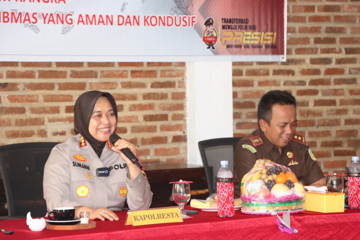Kapolresta Cirebon dan Kajari Kabupaten Cirebon Solid Beri Penyuluhan Hukum Kepada Kuwu