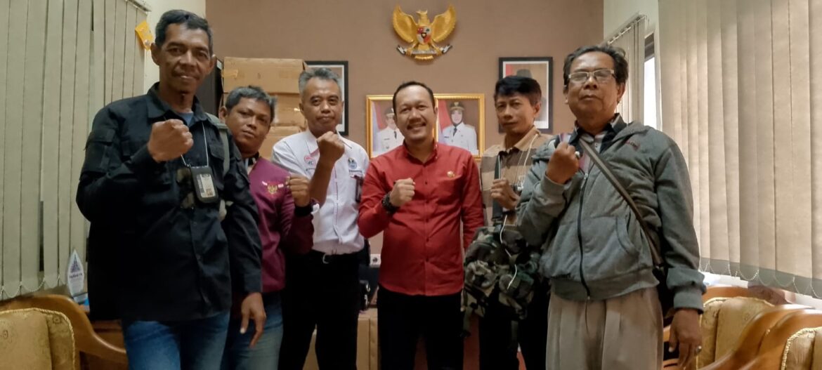 Ketua DPD IWO Indonesia M.Rochiyat di Sambut Ramah Oleh Bupati Cirebon