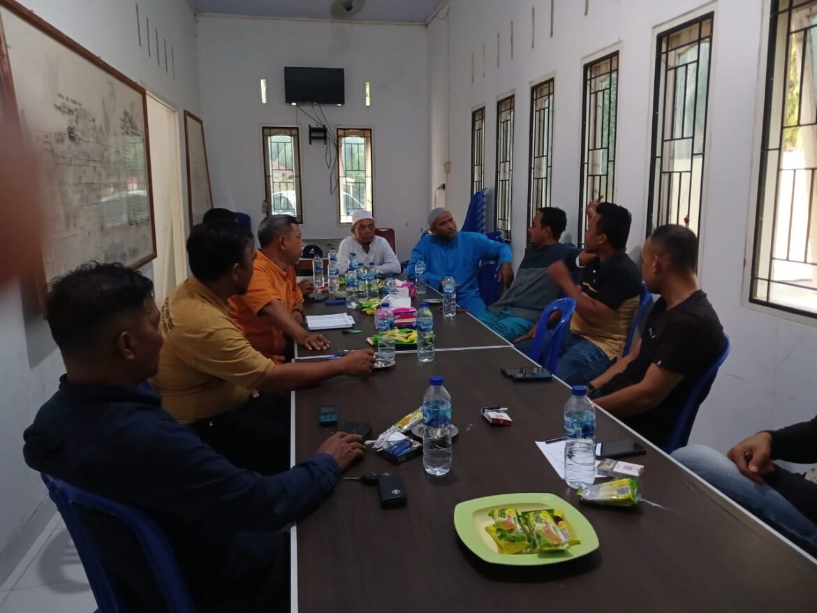 Kekompakan Masyarakat Tiga Desa Dalam Musyawarah Perbaikan Jalan Poros 