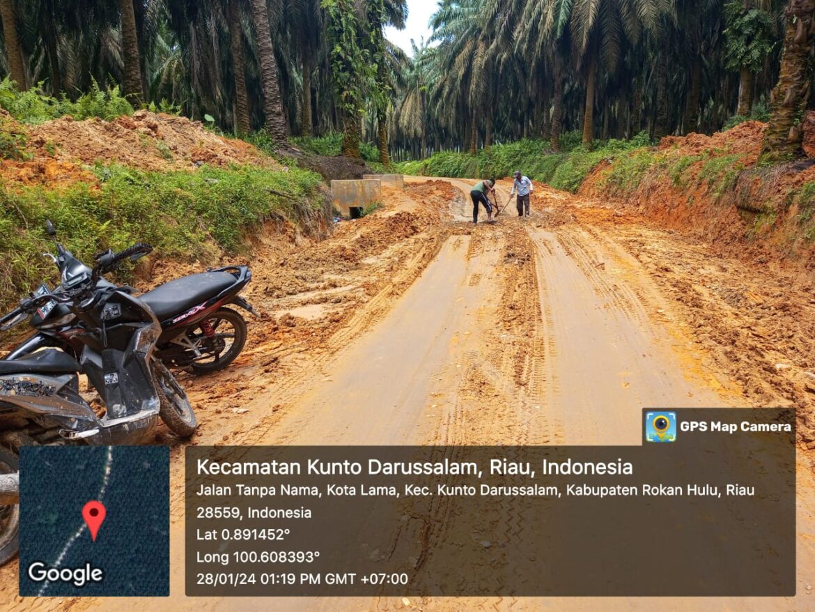 Tiga Desa Kecamatan Kunto Darussalam Rokan Hulu Jalan Transportasi Kembali Normal